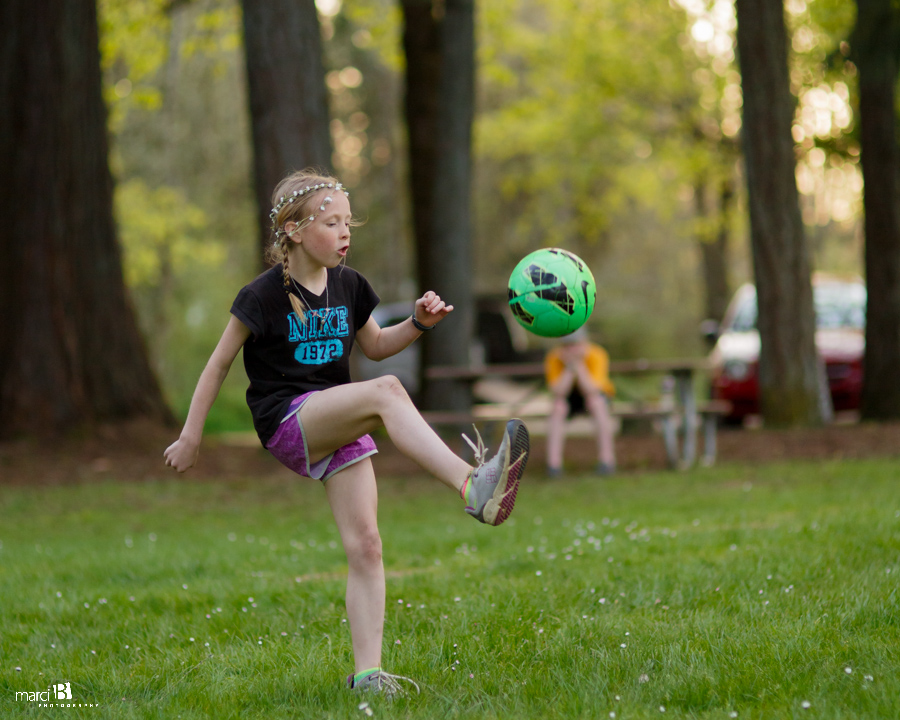 Children's photos in Corvallis - daisy chain