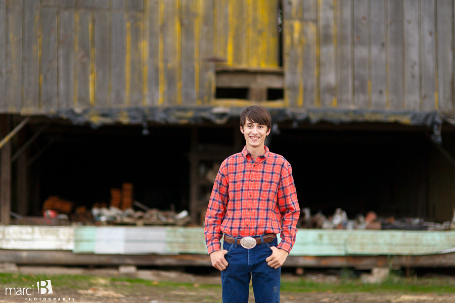 Corvallis photography - senior pictures - barn - farm