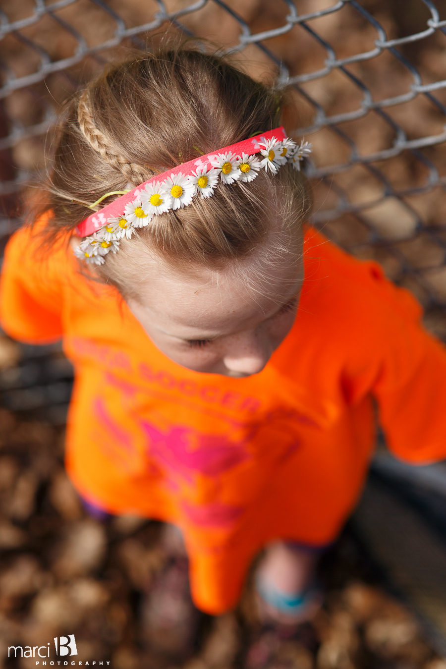 Lifestyle photography - kids -  daisy chains