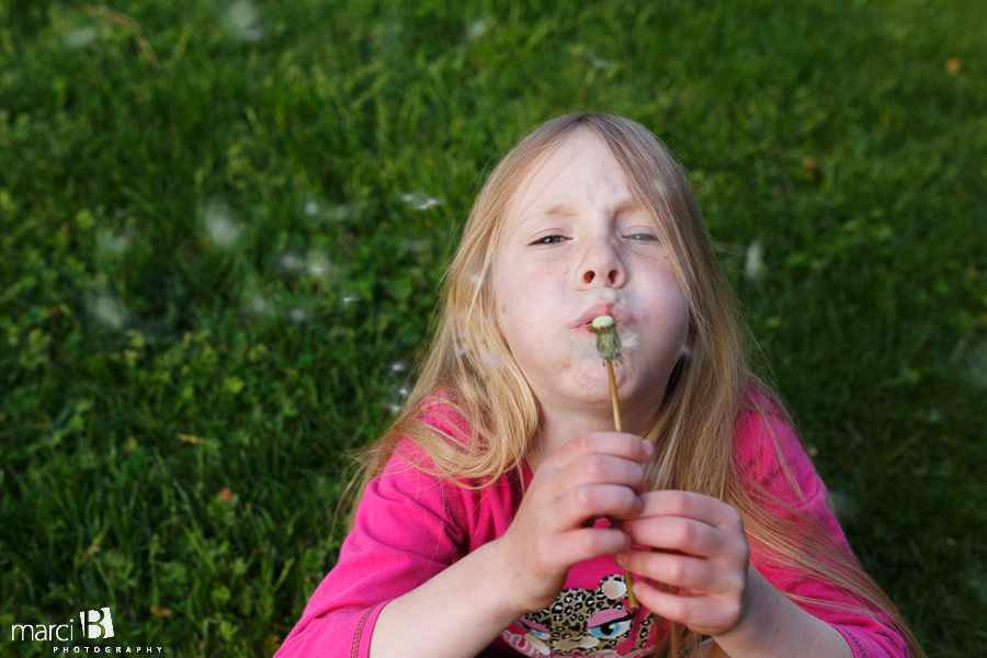 Corvallis photography - lifestyle - kids - dandelion