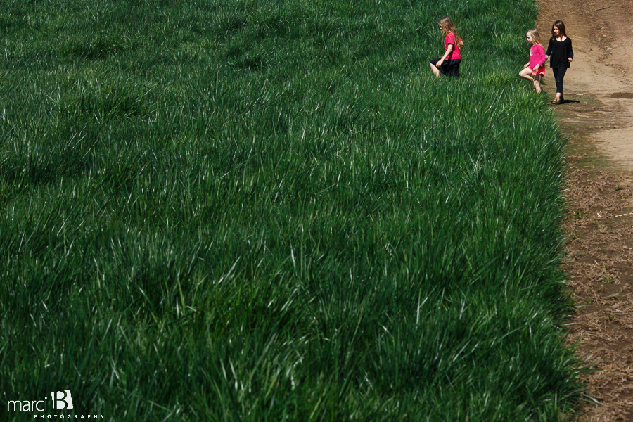 Corvallis photography - farm - kids - explore