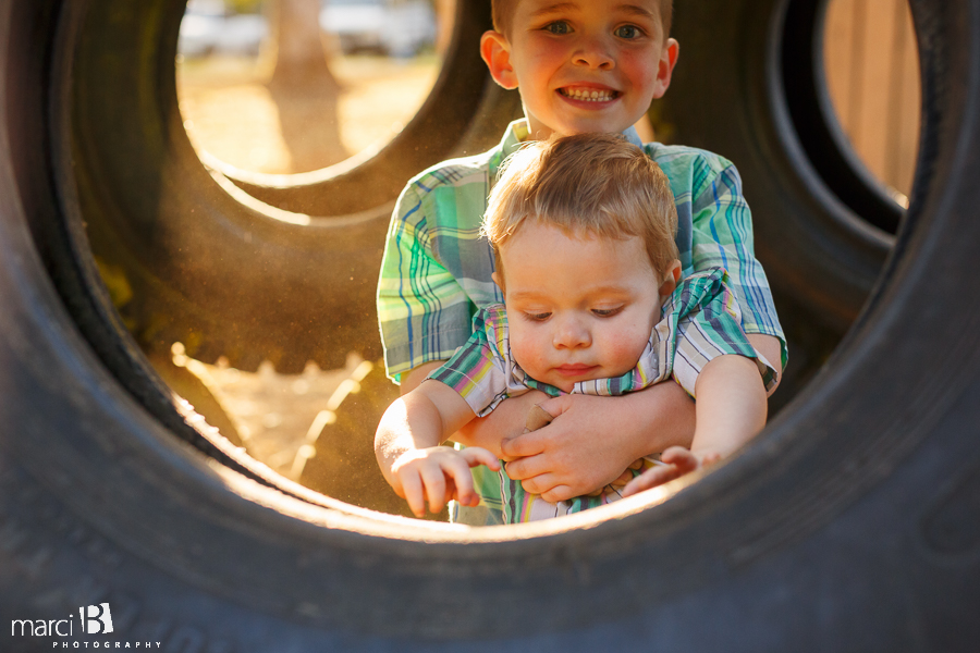 professional photos - kids at the park - Avery Park