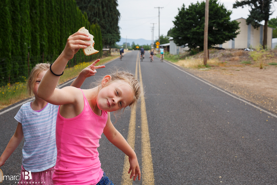 kids photobomb