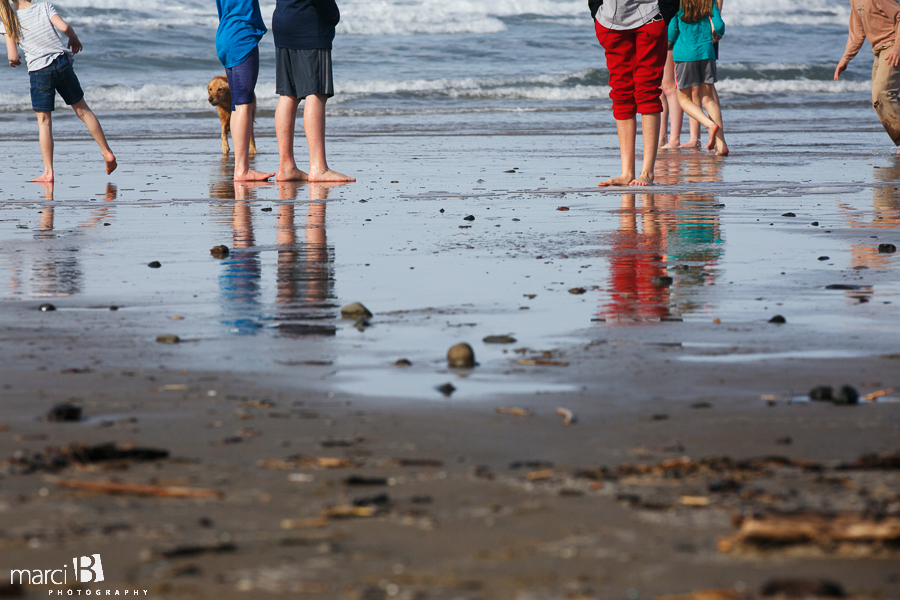 Oregon coast - kids at the beach - tag on the beach