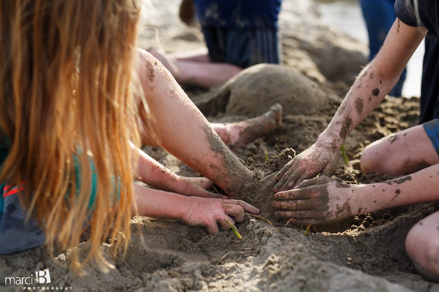 Oregon coast - kids at the beach