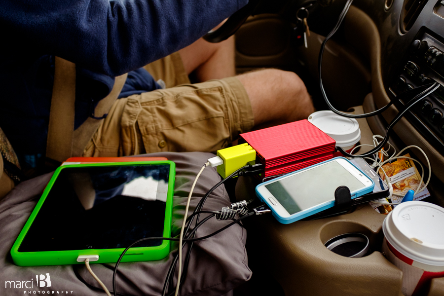 charging devices - family roadtrip